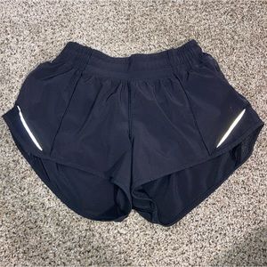 Lululemon hotty hot short low rise 2.5” inseam